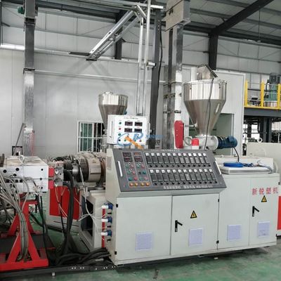 آلة تصنيع الألواح البلاستيكية Coextruion
